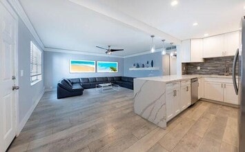 922 Flanders T in Delray Beach, FL - Building Photo - Building Photo