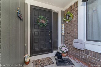 862 Yorktown Ct in Northville, MI - Building Photo - Building Photo