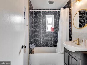 6192 Greenwood Dr in Falls Church, VA - Building Photo - Building Photo