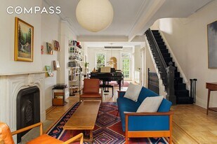 366 6th Ave, Unit TH in Brooklyn, NY - Building Photo