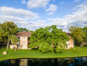 Palms Of Pembroke Condos in Pembroke Pines, FL - Building Photo - Building Photo