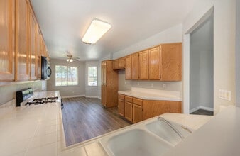 8199 Red Elk Dr in Elk Grove, CA - Building Photo - Building Photo