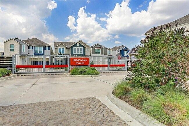 10407 Quiet Courtyard Rd in Houston, TX - Building Photo - Building Photo