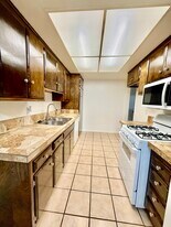 4475 Jurupa Ave, Unit APT D in Riverside, CA - Building Photo