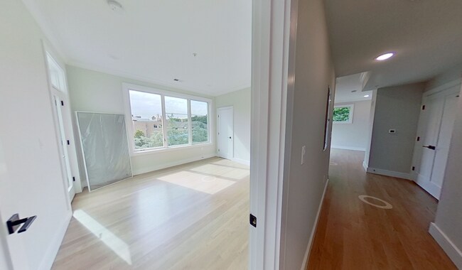 108 Warren St, Unit 3 in Boston, MA - Building Photo - Building Photo