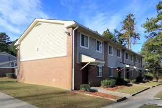 Cedarwood Apartments in St. George, SC - Building Photo - Building Photo