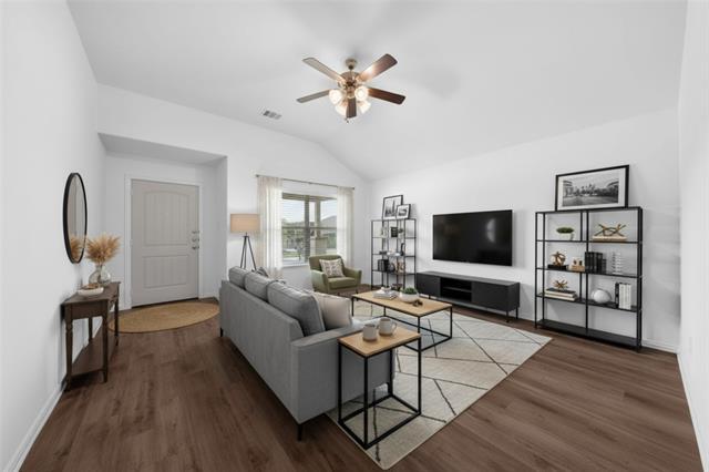 222 Still Gln Dr in Terrell, TX - Building Photo - Building Photo