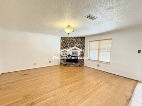 200 Volunteer Dr in Arlington, TX - Building Photo - Building Photo