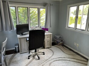 16 Roundwood Rd in Newton, MA - Building Photo - Building Photo