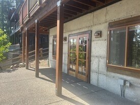 1901 E Trails End Dr in Belfair, WA - Building Photo