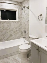 542 E Pine St in Long Beach, NY - Building Photo - Building Photo