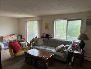7554 Victor Mendon Rd in Victor, NY - Building Photo - Building Photo