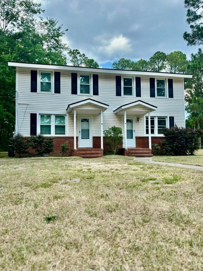 property at 3 Country Squire Ct