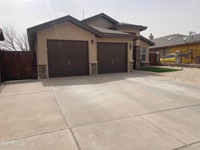 881 Dakota River Ave in El Paso, TX - Building Photo - Building Photo