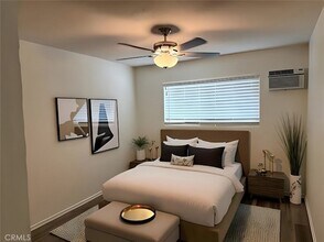 686 E Cottonwood Rd, Unit 7 in Palm Springs, CA - Foto de edificio - Building Photo