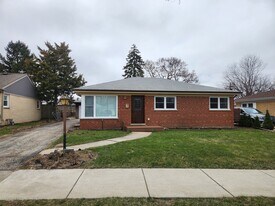 33 Cranbrook Dr in Des Plaines, IL - Building Photo
