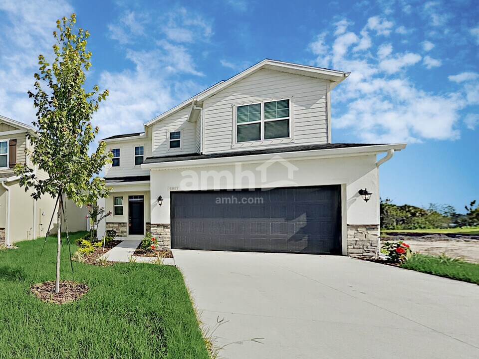 4807 Reisswood Lp in Palmetto, FL - Foto de edificio