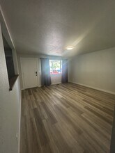 1635 E 5th N in Mountain Home, ID - Building Photo - Building Photo