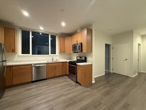 562 29th St in Oakland, CA - Building Photo - Building Photo