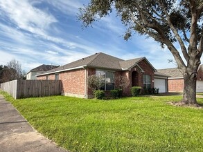 1423 W April Rain Ct in Missouri City, TX - Building Photo - Building Photo