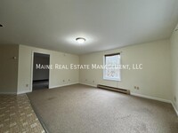 9 Gerabro Acre Rd in Augusta, ME - Building Photo - Building Photo