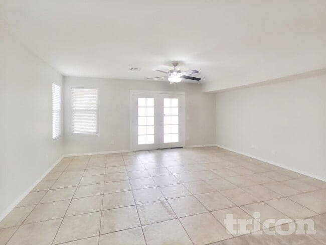 8830 W Toronto Way in Tolleson, AZ - Building Photo - Building Photo