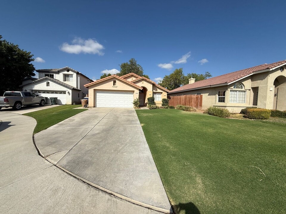 Single-Story 3 Bed, 2 Bath Home with Firep in Bakersfield, CA - Building Photo