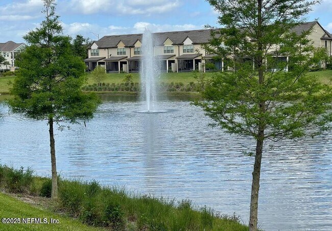 7037 Berrybrook Dr in Jacksonville, FL - Foto de edificio - Building Photo