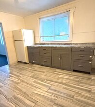 9727 Dequindre St, Unit #2 in Hamtramck, MI - Building Photo - Building Photo