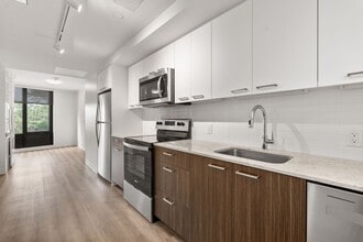 280 Western in Allston, MA - Foto de edificio - Building Photo