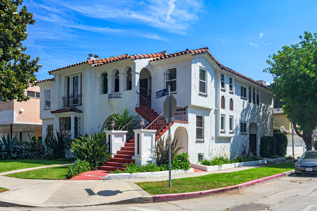 8620 Gregory Way in Los Angeles, CA - Building Photo - Building Photo