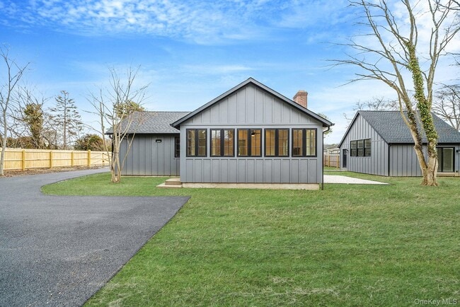 23 Roosevelt Blvd in East Patchogue, NY - Building Photo - Building Photo