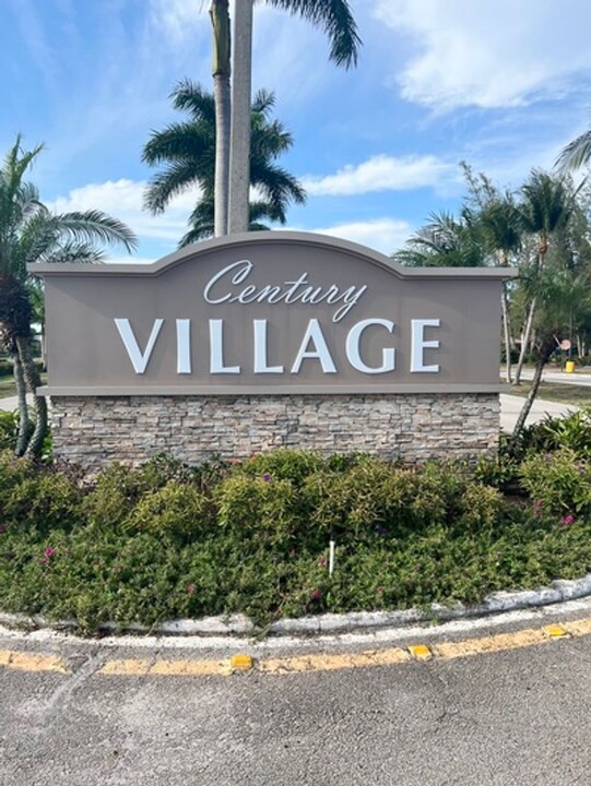 89 Sheffield D in West Palm Beach, FL - Building Photo