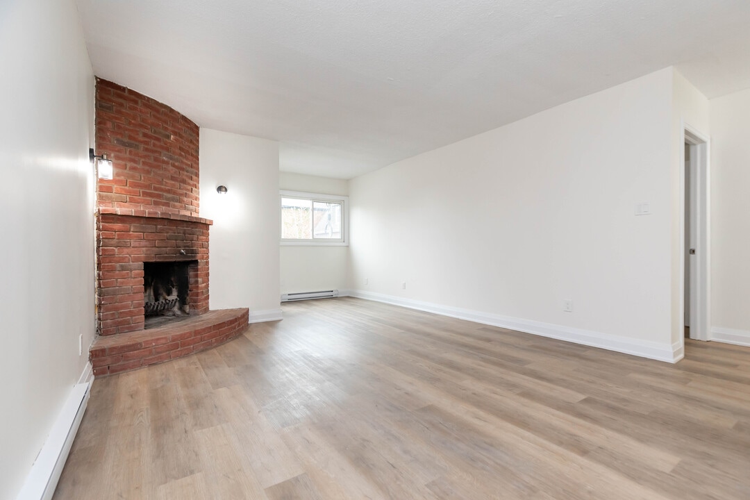 73 Roncesvalles Ave in Toronto, ON - Building Photo