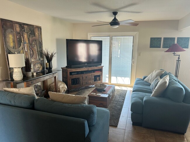 8814 E Fairway Blvd in Sun Lakes, AZ - Building Photo - Building Photo