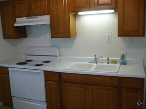 1325 Laura Ave in Warner Robins, GA - Building Photo - Building Photo