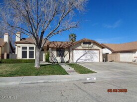 43043 Flag St in Lancaster, CA - Building Photo