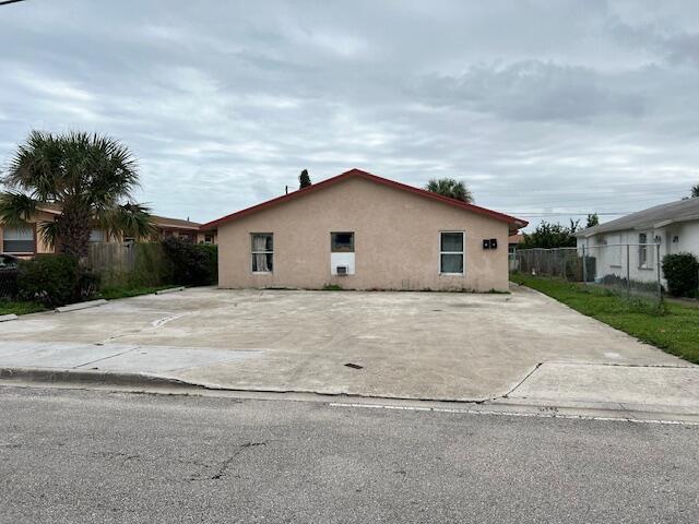 1525 W 28th St in West Palm Beach, FL - Building Photo