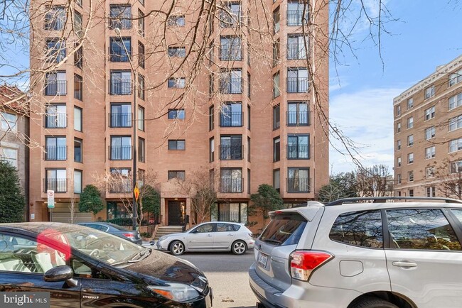 2012 Wyoming Ave NW in Washington, DC - Building Photo - Building Photo