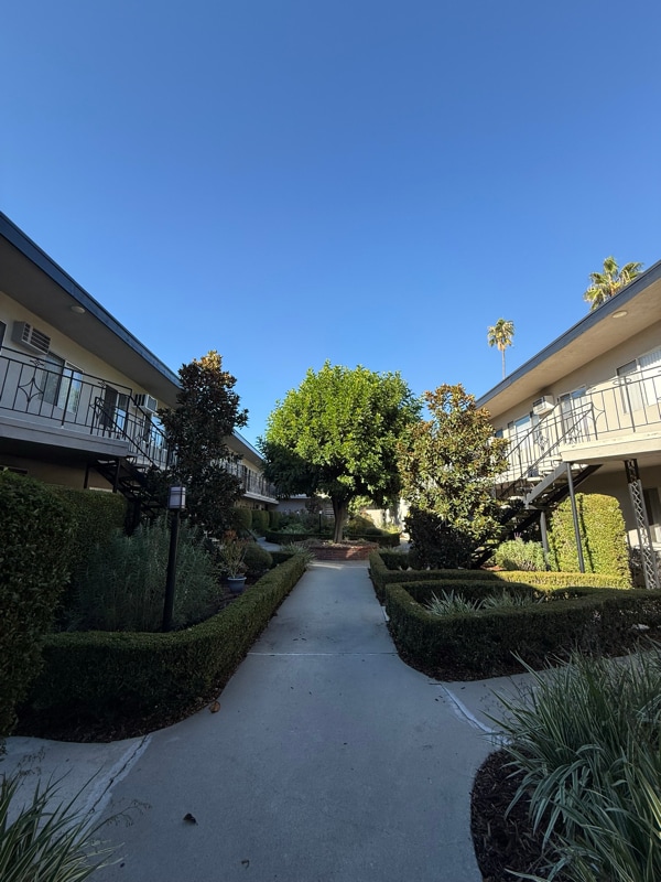 999 Locust St in Pasadena, CA - Building Photo - Building Photo