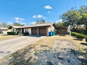 811 Kirk St in Taylor, TX - Building Photo - Building Photo