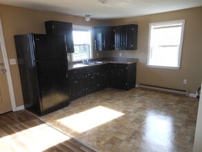 1331 Old Rte One, Unit A2 in Waldoboro, ME - Building Photo - Building Photo