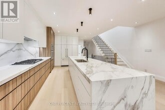 23 Mitchell Ave in Toronto, ON - Building Photo - Building Photo