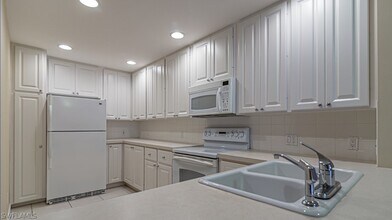 28576 Alessandria Cir in Bonita Springs, FL - Building Photo - Building Photo