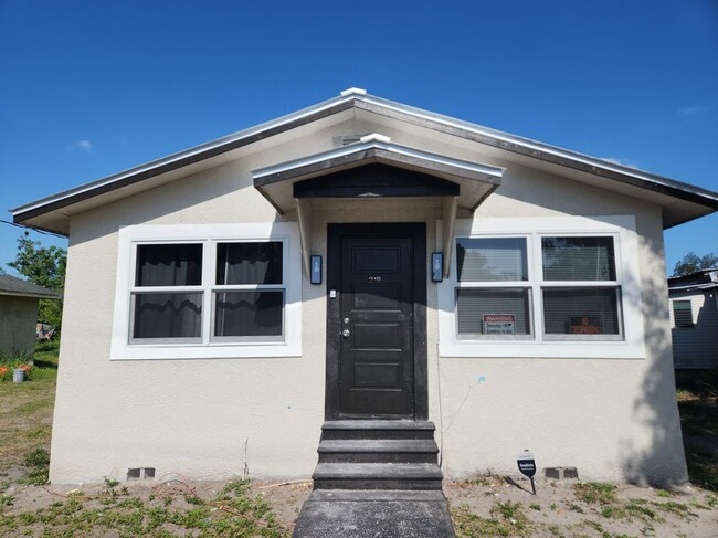 property at 219 S Alabama Ave