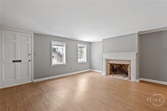 207 E Charlton St in Savannah, GA - Building Photo - Building Photo