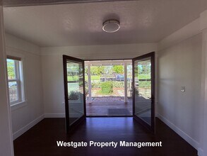 220 Payran St in Petaluma, CA - Building Photo - Building Photo