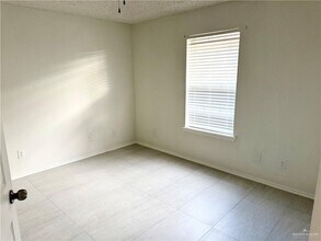 9 N 8th St in McAllen, TX - Building Photo - Building Photo