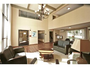 1601 N Innsbruck Dr in Fridley, MN - Building Photo - Building Photo