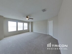 7319 Azalea Square in San Antonio, TX - Building Photo - Building Photo